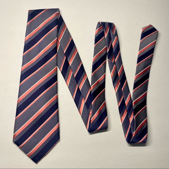 🎉Host Pick🎉Countess Mara Silk Classic Striped Tie 3.75” x 60” - Picture 2 of 5